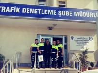 İZMIR ADLIYESI - Şehit Babasından Trafik Denetleme Şube Müdürlüğünden Ziyaret
