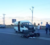 Giresun'da Motosiklet İle Minibüs Çarpıştı Açıklaması 2 Yaralı Haberi