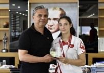 TAHA AKGÜL - Muratpaşa'nın Altın Kızına Kutlama