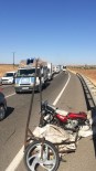 Şanlıurfa'da Trafik Kazası Açıklaması 1 Ölü, 2 Yaralı