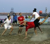 Alanya'da Plaj Futbolu Heyecanı