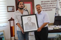 ERDAL TOSUN - Burhaniyeli Genç Yetenekten Başkan Uysal'a Hediye