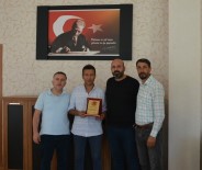 KAMU GÖREVİ - Patnos Gazeteciler Cemiyeti'nden Emniyet Müdürü Akpınar'a Plaket
