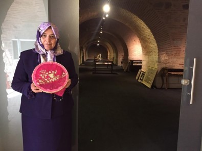 Türk Kadınlarının Nakışları 2'Nci Elizabeth'in Sarayını Süslüyor