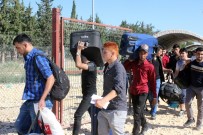 ÖNCÜPINAR - Ülkelerine Gitmek İsteyen Suriyeliler Öncüpınar'a Akın Etti