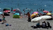 SU KAYAĞI - Antalya'da Sıcak Havada Deniz Keyfi