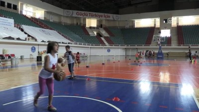 Diyarbakır'da Binlerce Çocuk Yaz Spor Okullarıyla Sosyalleşiyor
