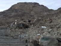 HAREM-İ ŞERİF - Hacı Adaylarının Hira Dağı'na Zorlu Tırmanışı