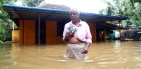 TOPRAK KAYMASI - Hindistan'ı Sel Vurdu Açıklaması 37 Ölü