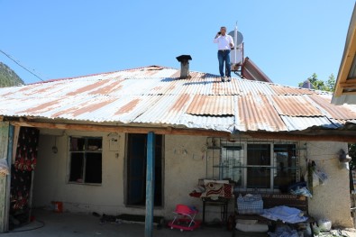 Bu Mahallede Telefon Çekmiyor