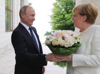 İÇ SAVAŞ - Merkel Ve Putin Berlin'de Görüşecek