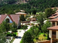 TATİL KÖYÜ - Tatil Sitesi Sahibinden 'Bin Dolar Bozdur 3 Gün Bedava Tatil Yap' Kampanyası