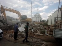 KAMULAŞTIRMA - Adıyaman Belediyesi Yol Genişletme Çalışmalarını Sürdürüyor