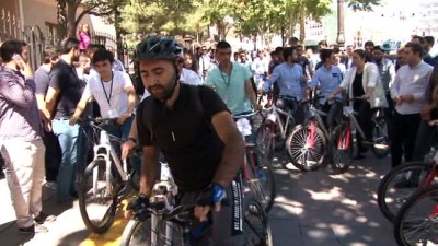 AK Parti Ankara İl Gençlik Kolları'ndan Bisikletli Kutlama