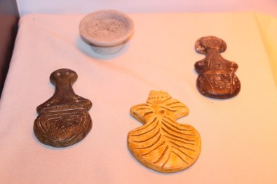 Anadolu'nun En Estetik İlk Tarak Ve Kartvizitleri Görenleri Şaşırtıyor