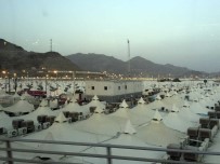 ŞEYTAN TAŞLAMA - Arafat'ta Hazırlıklar Hızlandı