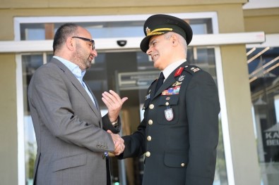 EDOK Komutanı Dalkıran'dan Üzülmez'e Emeklilik Ziyareti