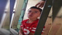 İsrail Askerinin Gözaltına Aldığı Çocuk Gözyaşlarını Tutamadı