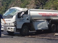 GÜVENLİK KONTROLÜ - Karabük'te Yakıt Dolu Tanker Takla Attı, Litrelerce Yakıt Yola Döküldü