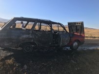 Niğde'de Seyir Halindeki Otomobil Yandı