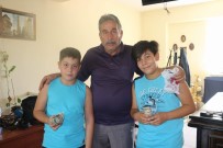 EBRAR - Okul İçin Biriktirdikleri Dolarları Liraya Çevirdiler