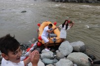 NİKAH TÖRENİ - Rafting Milli Takım Antrenörü Nikahına Rafting Botu İle Gitti