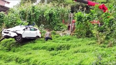Trabzon'da Otomobil Çay Bahçesine Devrildi Açıklaması 1 Ölü