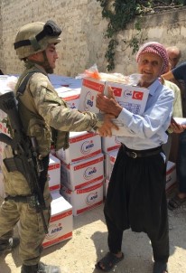 TSK Açıklaması 'Afrin'de AFAD, Kızılay Ve Mehmetçik İşbirliği İle 5 Bin 200 Aileye İnsani Yardım Malzemesi Dağıtıldı'