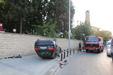 Üsküdar'da Otomobil Takla Attı Açıklaması 2 Yaralı