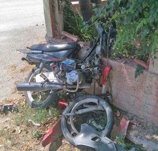 Çaldığı Motosikletle Kaza Yapan Hırsız Yaralandı