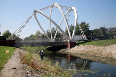 Çark Deresi'nde Temizlik Çalışmaları Sürüyor