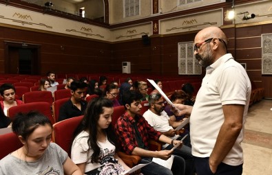 Mamak Kent Tiyatrosu 'Dikkat Trafik' Adlı Oyun İle Sezona Başlayacak