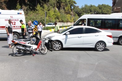 Otomobil İle Motosiklet Çarpıştı Açıklaması 1 Yaralı