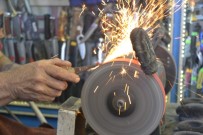 BIÇAKÇILIK - (Özel) Bayram Üzeri Bıçakçılar Dertli