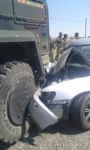 Silvan'da Otomobil Askeri Araca Çarptı Açıklaması 1 Yaralı