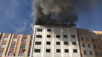 AHMET AYYıLDıZ - Sultanbeyli'deki Özel Hastanede Korkutan Yangın