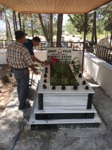 Tut Polisi Şehitliklerin Bakımını Yaptı