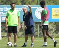 RıZA ÇALıMBAY - Atiker Konyaspor Taktik Çalıştı