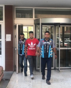 İstanbul'da Tek Teker Üstünde Terör Estiren Maganda Yakalandı