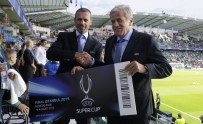 REAL MADRID - Süper Kupa İstanbul'da Oynanacak Açıklaması Devir Teslim Yapıldı