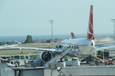 Uçakta Sigara İçen Yolcuya Para Cezası