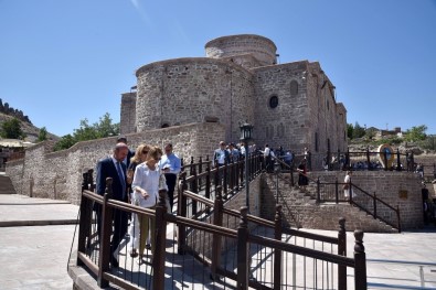 Büyükelçiler Konya'da Tarihi Mekanları Gezdi