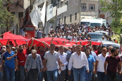 Diyarbakır Şehidi 'Kahrolsun PKK' Sloganları İle Defnedildi