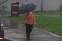 İstanbul'da Vatandaşlar Yağmura Hazırlıksız Yakalandı