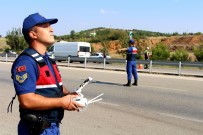 BAYRAM ŞEKERİ - Sürücülerin Bayram Şekeri Jandarmadan