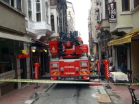 TAKSIM - Taksim'de Yangın Paniği