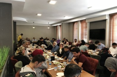 Turhal'da YKS'de Dereceye Giren Öğrencilere Ödül