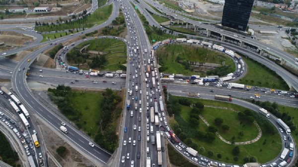İstanbul'da bayram trafiği başladı