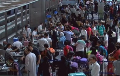 Atatürk Havalimanı'nda Bayram Yoğunluğu Sürüyor