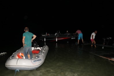 Burdur Gölü'nde Mahsur Kalan 2 Kişi Kurtarıldı